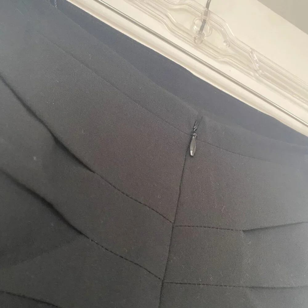 BCBG ruched midi pencil skirt NWT - Picture 4 of 8